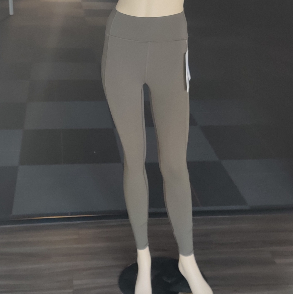 Lululemon In Movement Tight 25"